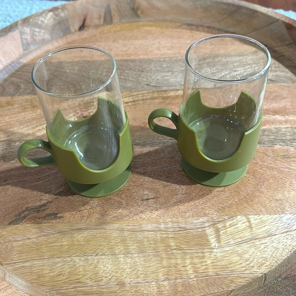 Glass-snap by Corning  avocado green holders set of 2